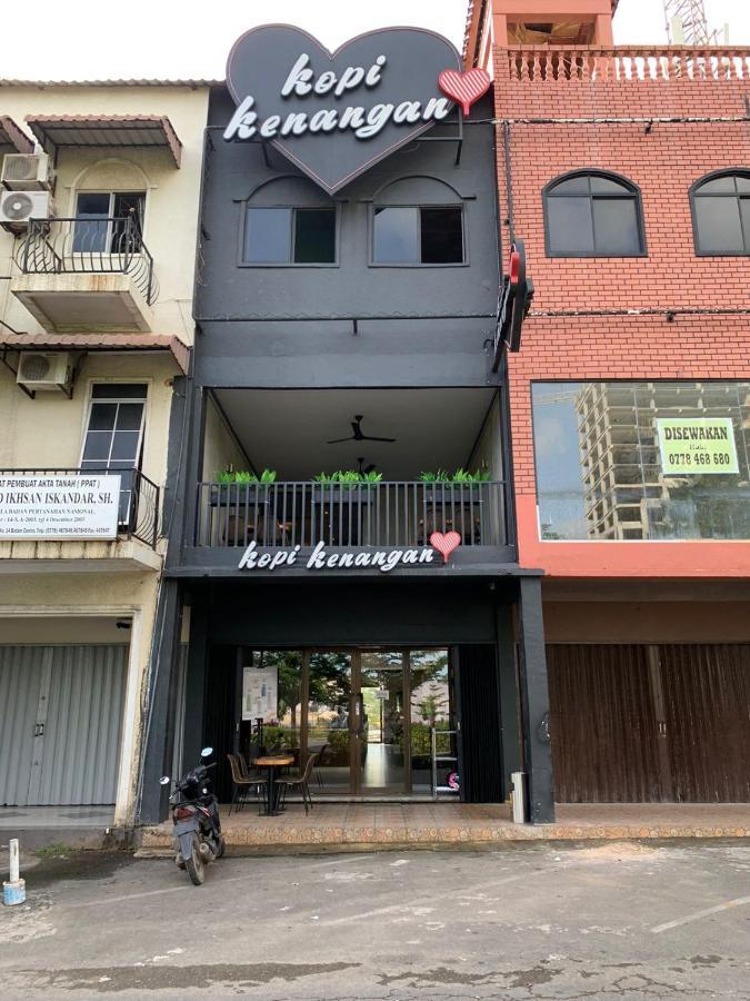 Sky View Hotel Managed By Os Batam Kültér fotó