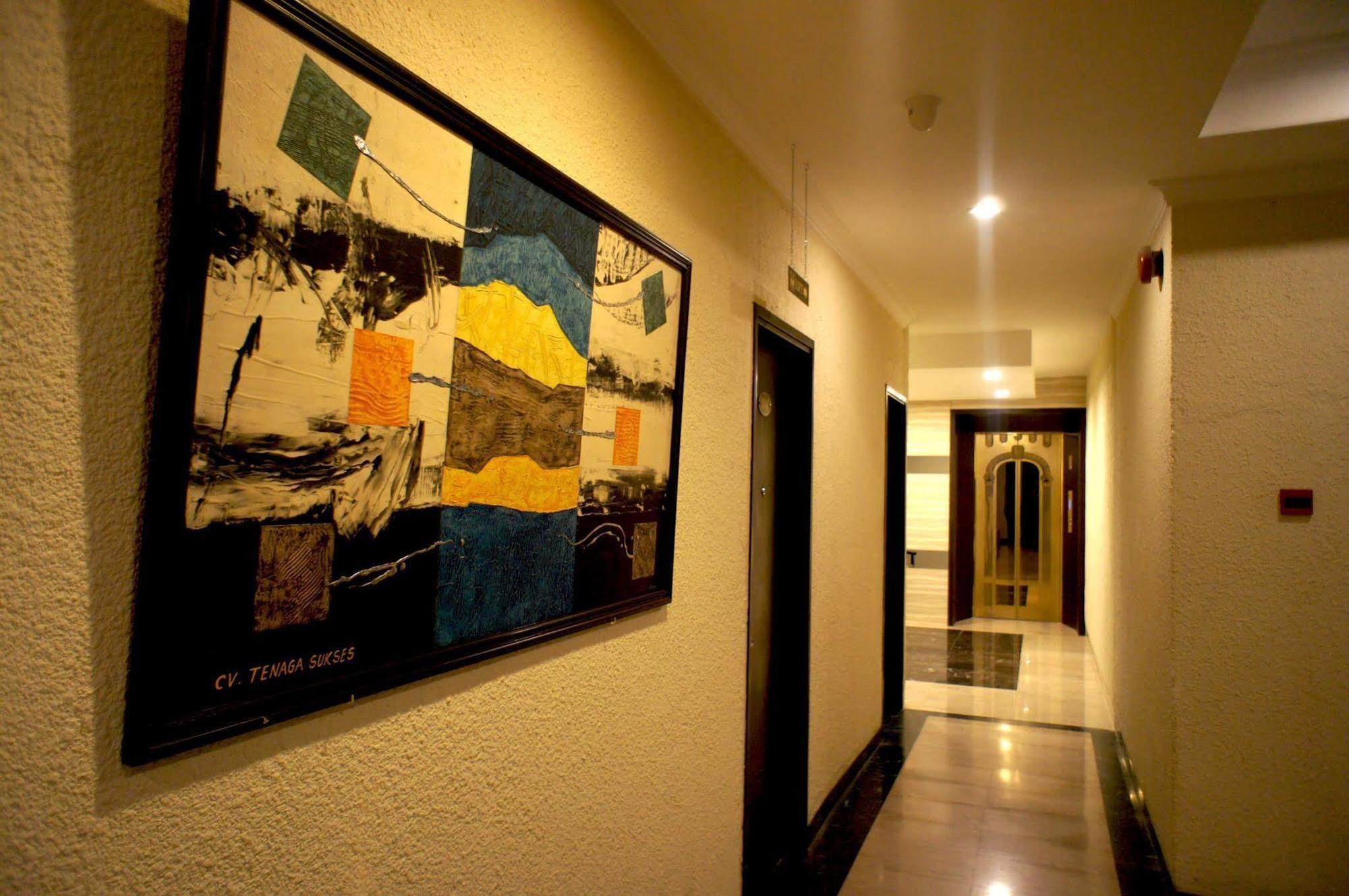 Sky View Hotel Managed By Os Batam Kültér fotó